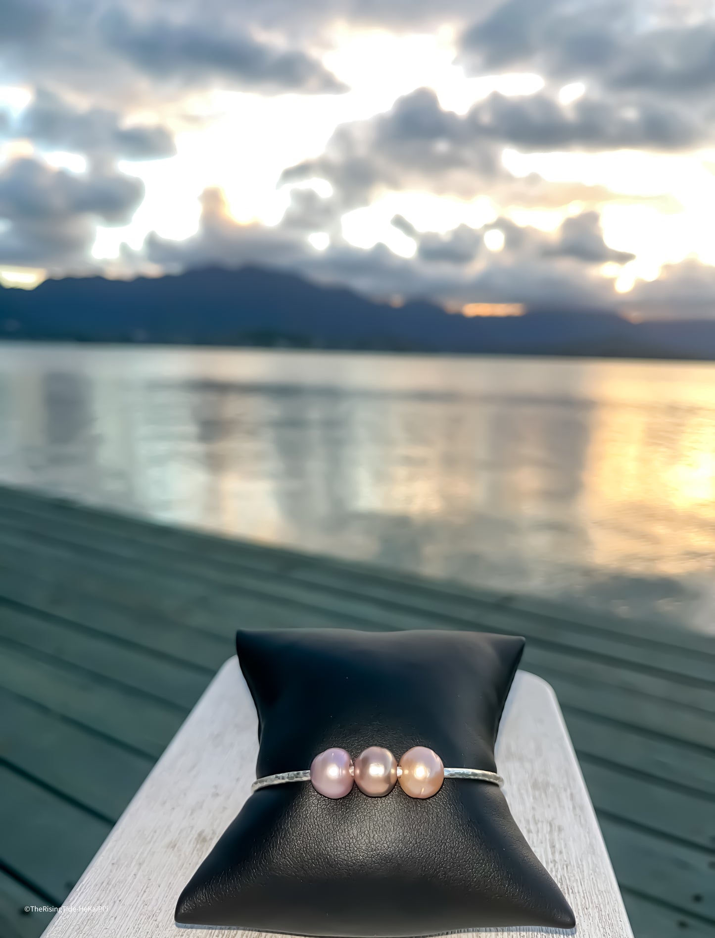 ʻEkolu ʻĀkala Bangle